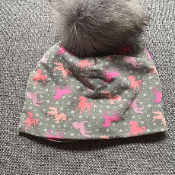 Peek a boo hat - Picture 3 of 3